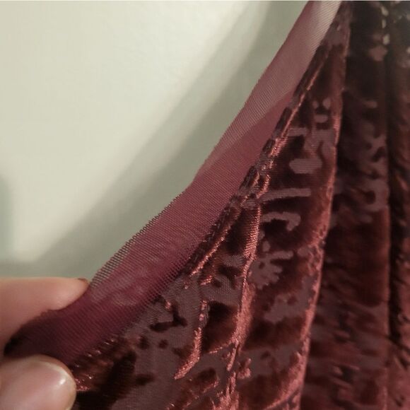 Worthington Woman Crushed Velvet Red Wine Camisole, Plus Size 1X NEW - Picture 9 of 9